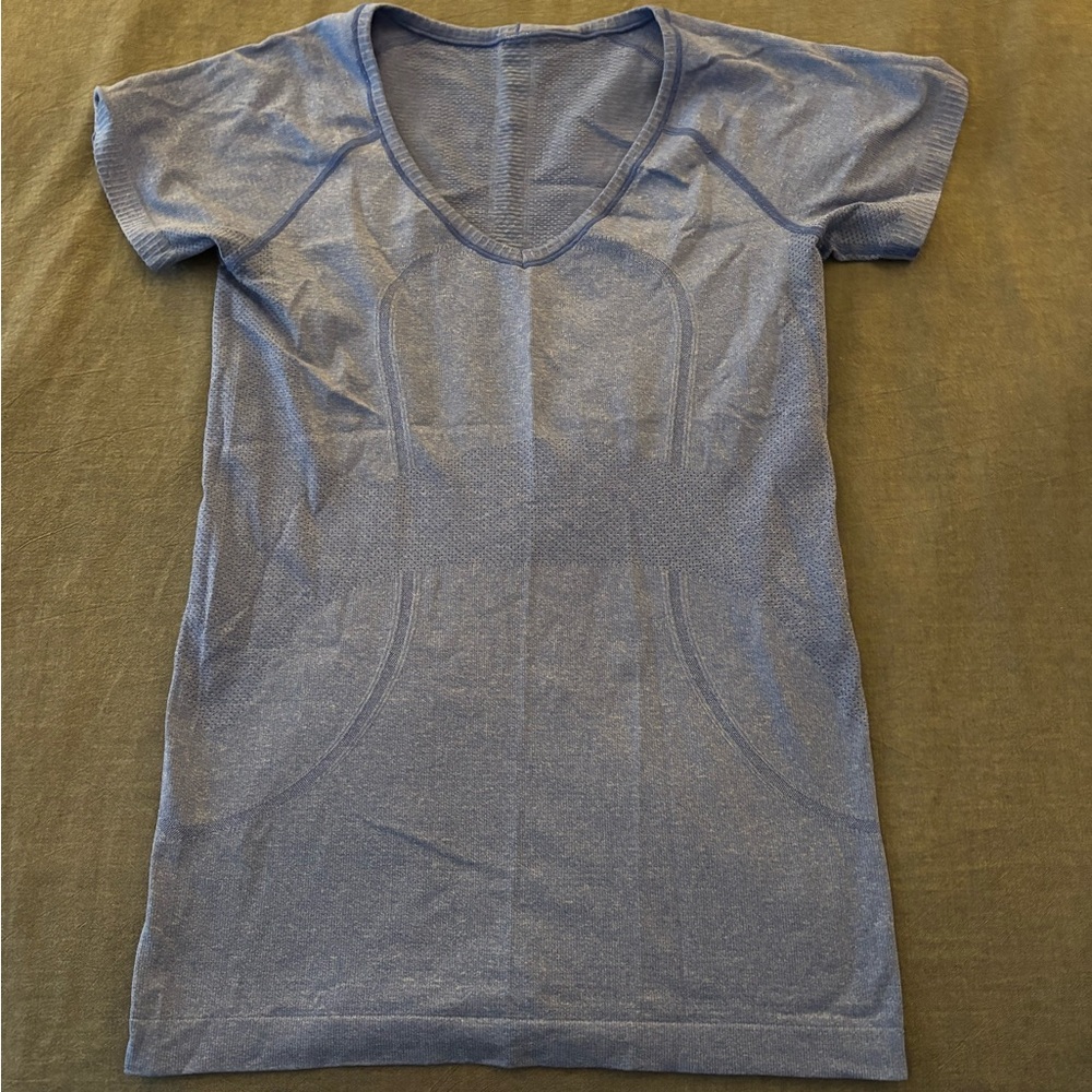 lululemon athletica Heathered Blue Short Sleeve Tee